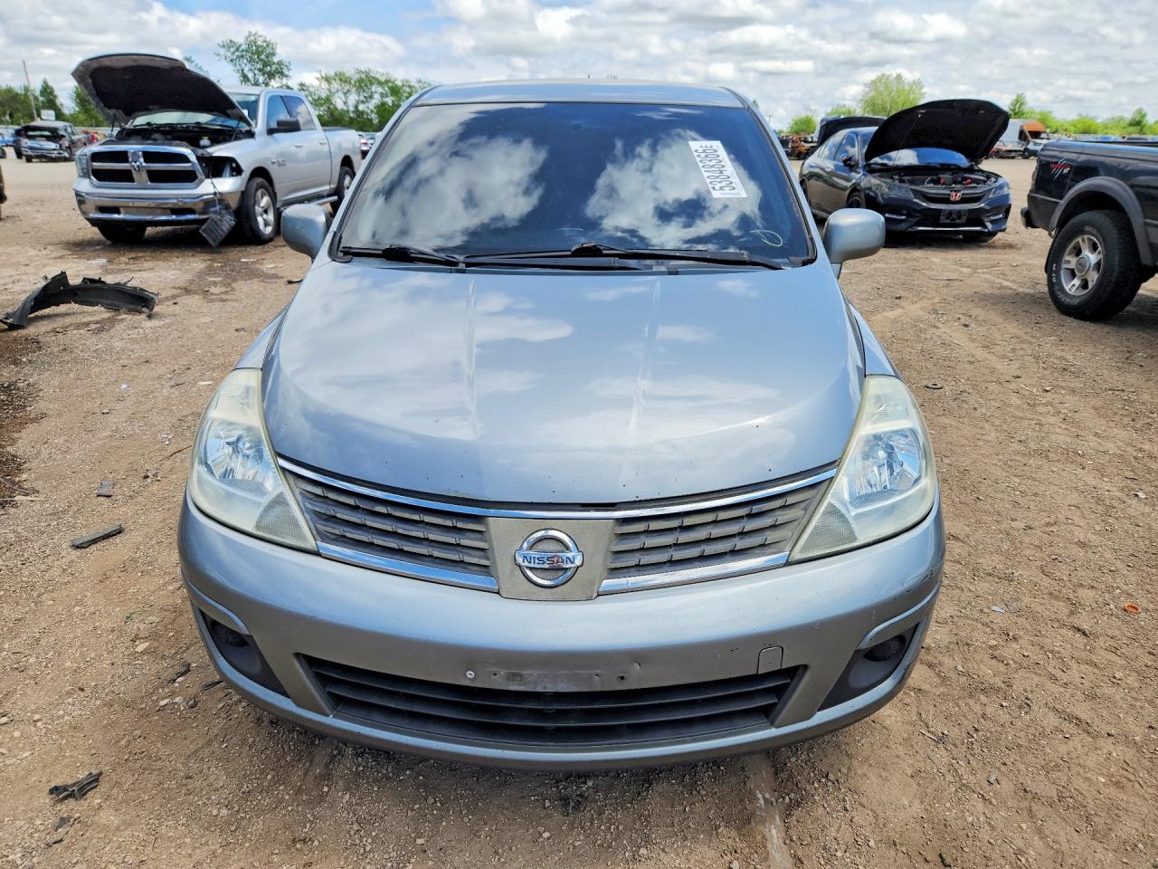 Nissan Versa 1.8 S