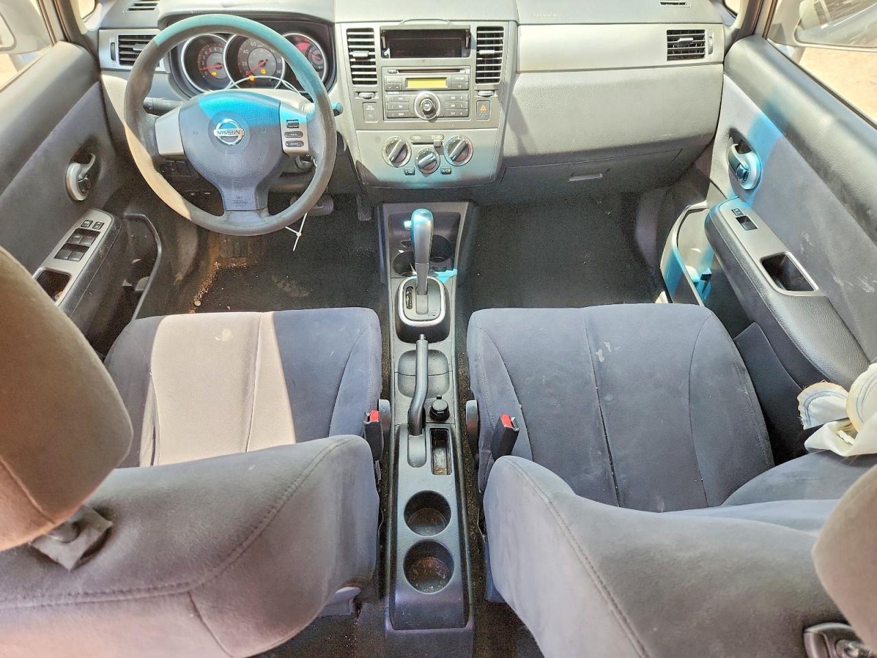 Nissan Versa 1.8 S