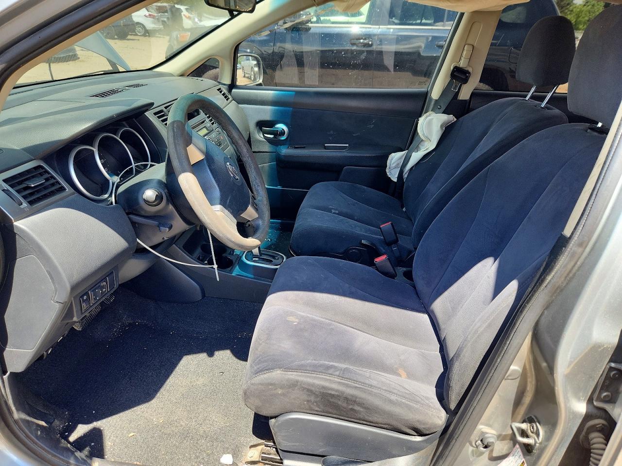 Nissan Versa 1.8 S