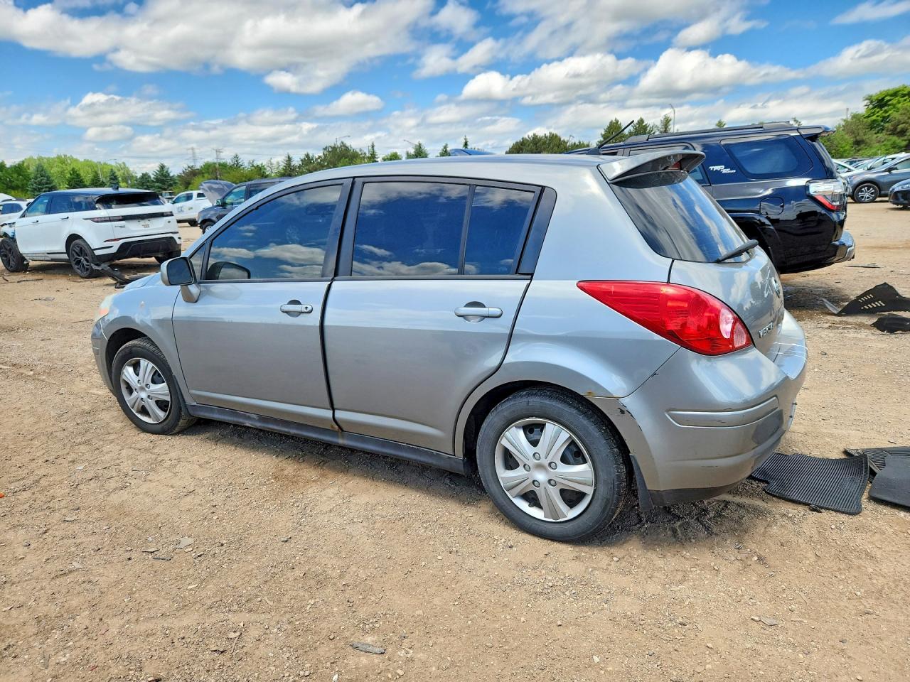 Nissan Versa 1.8 S