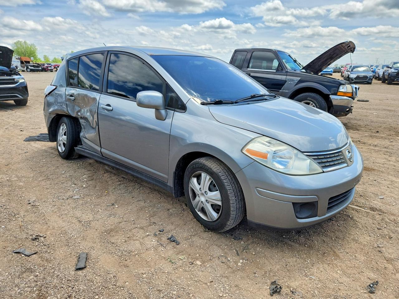 Nissan Versa 1.8 S