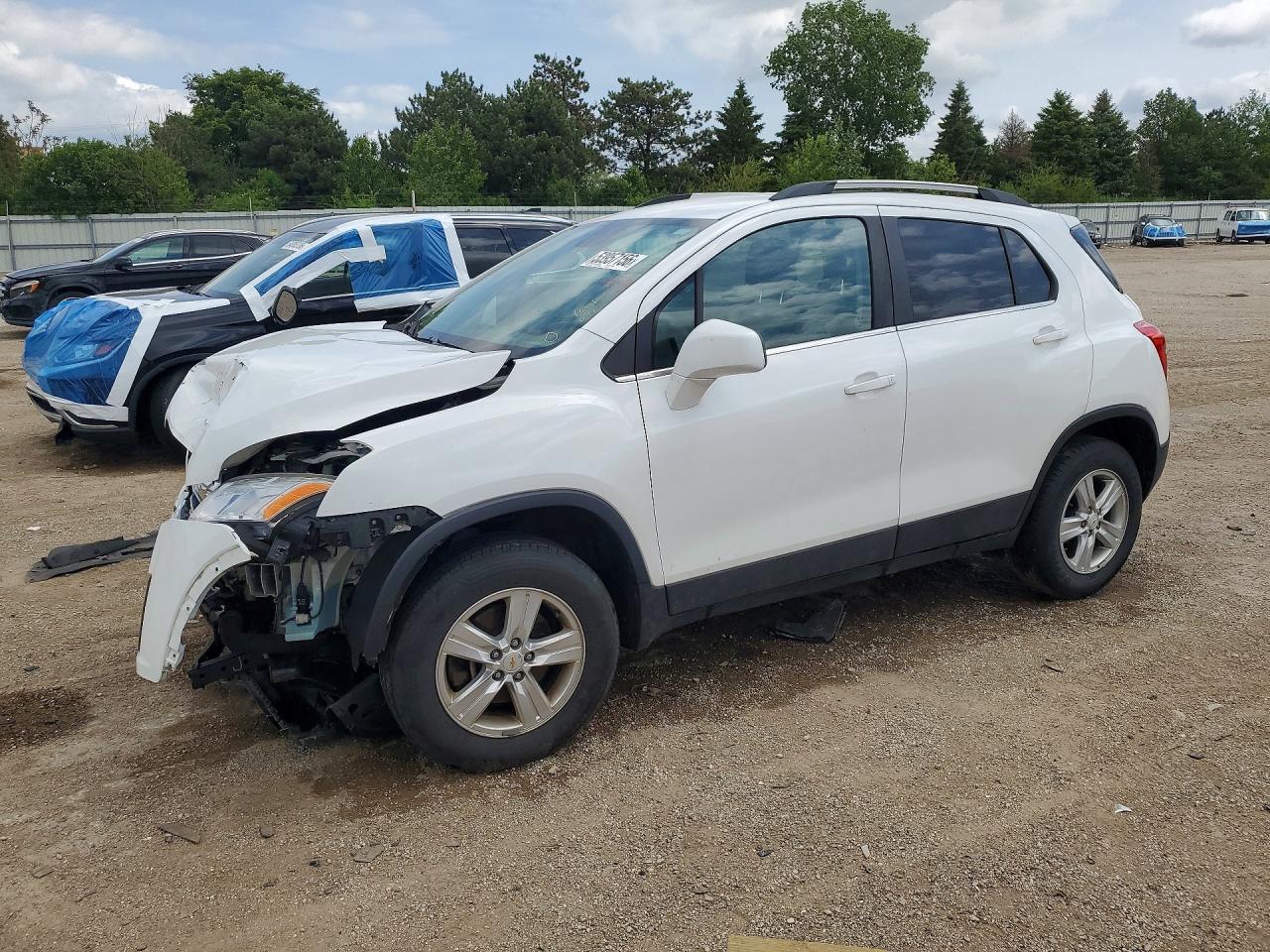 Salvage Chevrolet Trax Image