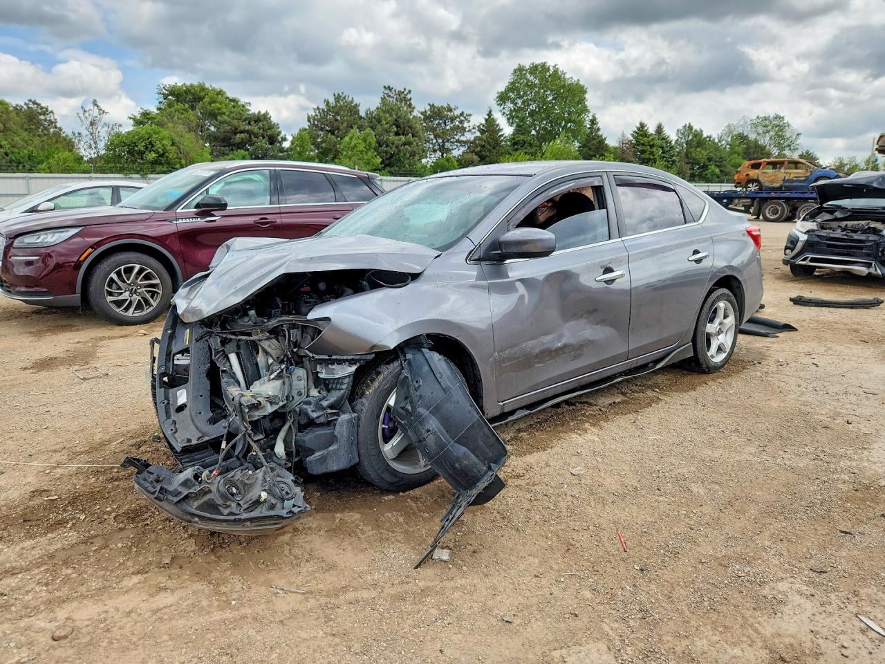 Salvage Nissan Sentra Image