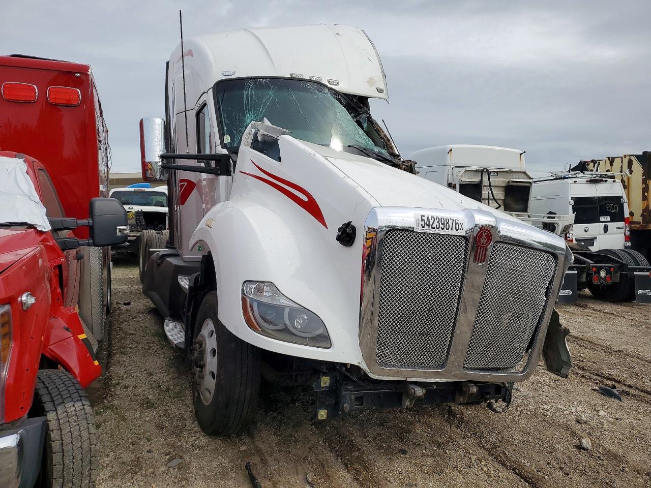 Salvage Kenworth Construction Image