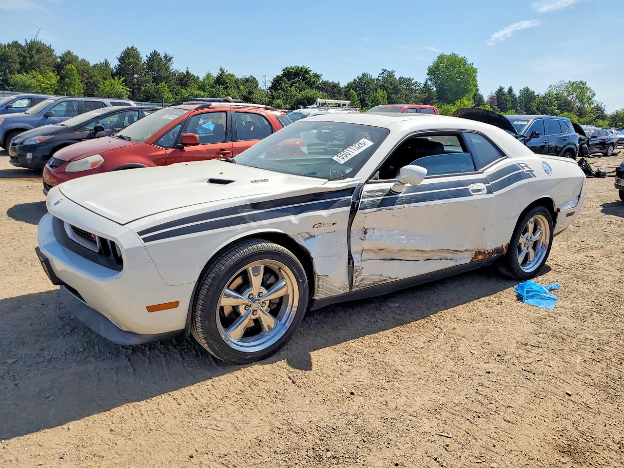 Salvage Dodge Challenger Image