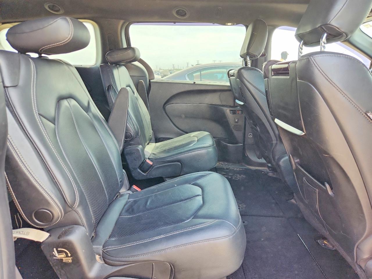 Chrysler Pacifica Touring L Plus