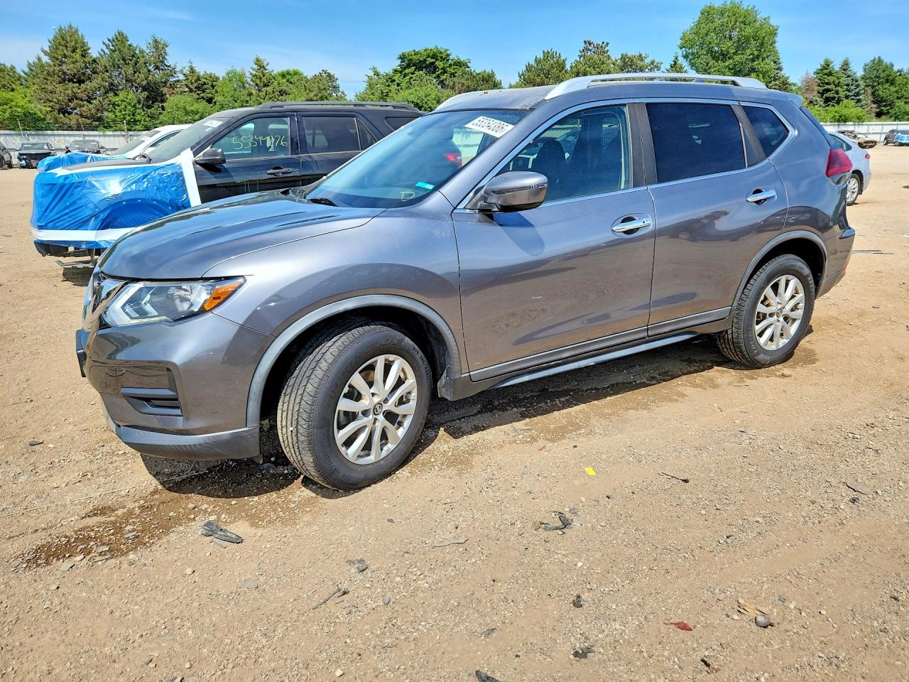 Salvage Nissan Rogue Image