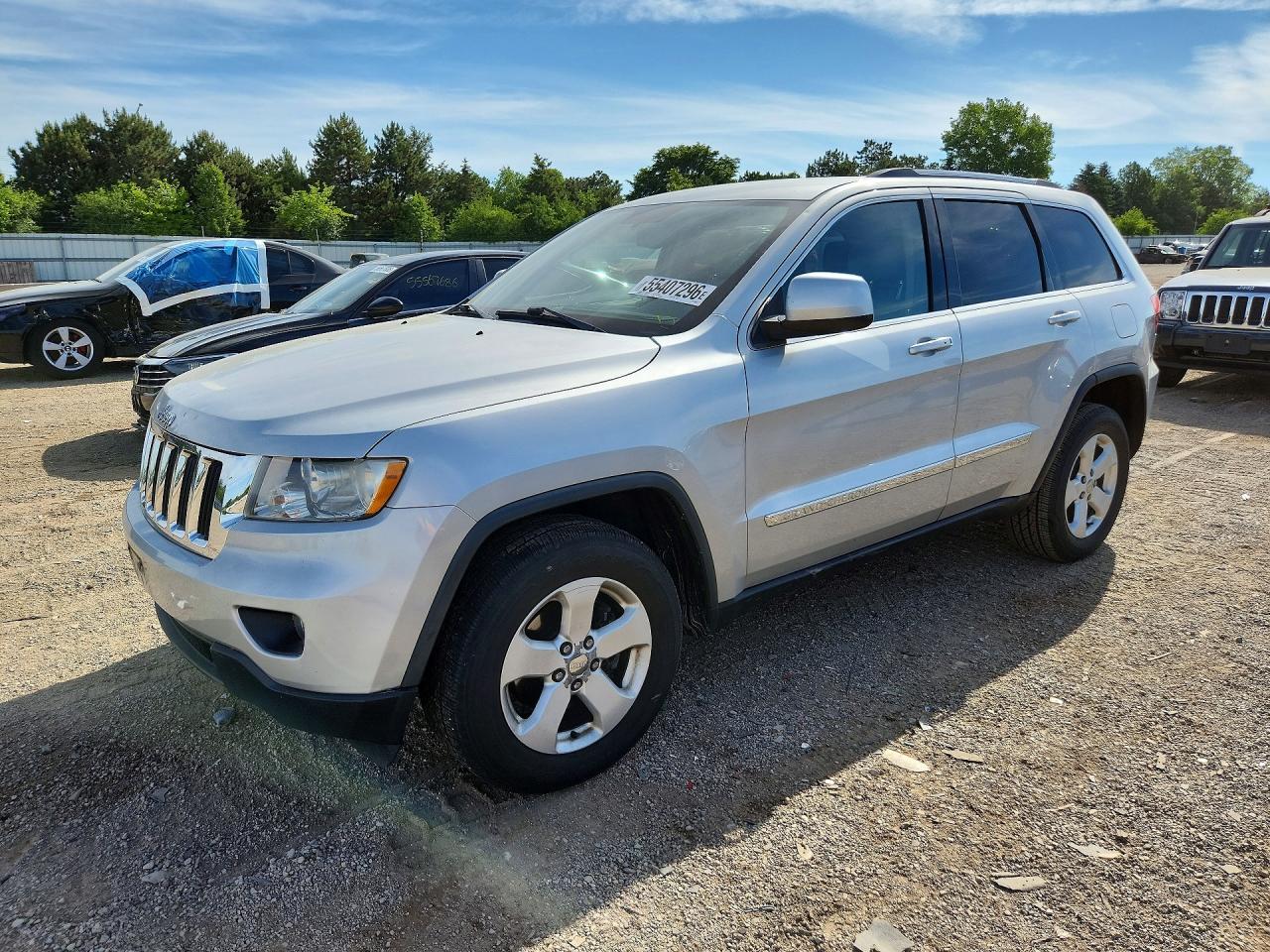 Salvage Jeep Cherokee Image