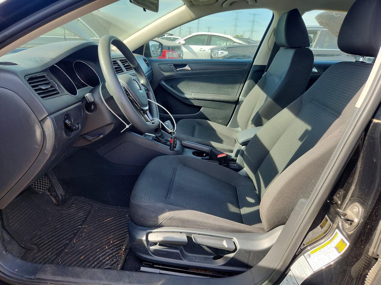 Volkswagen Jetta Base
