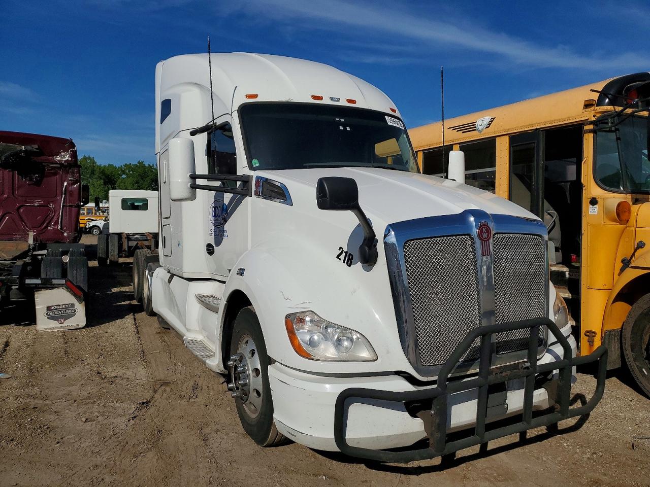 Salvage Kw T680 Image