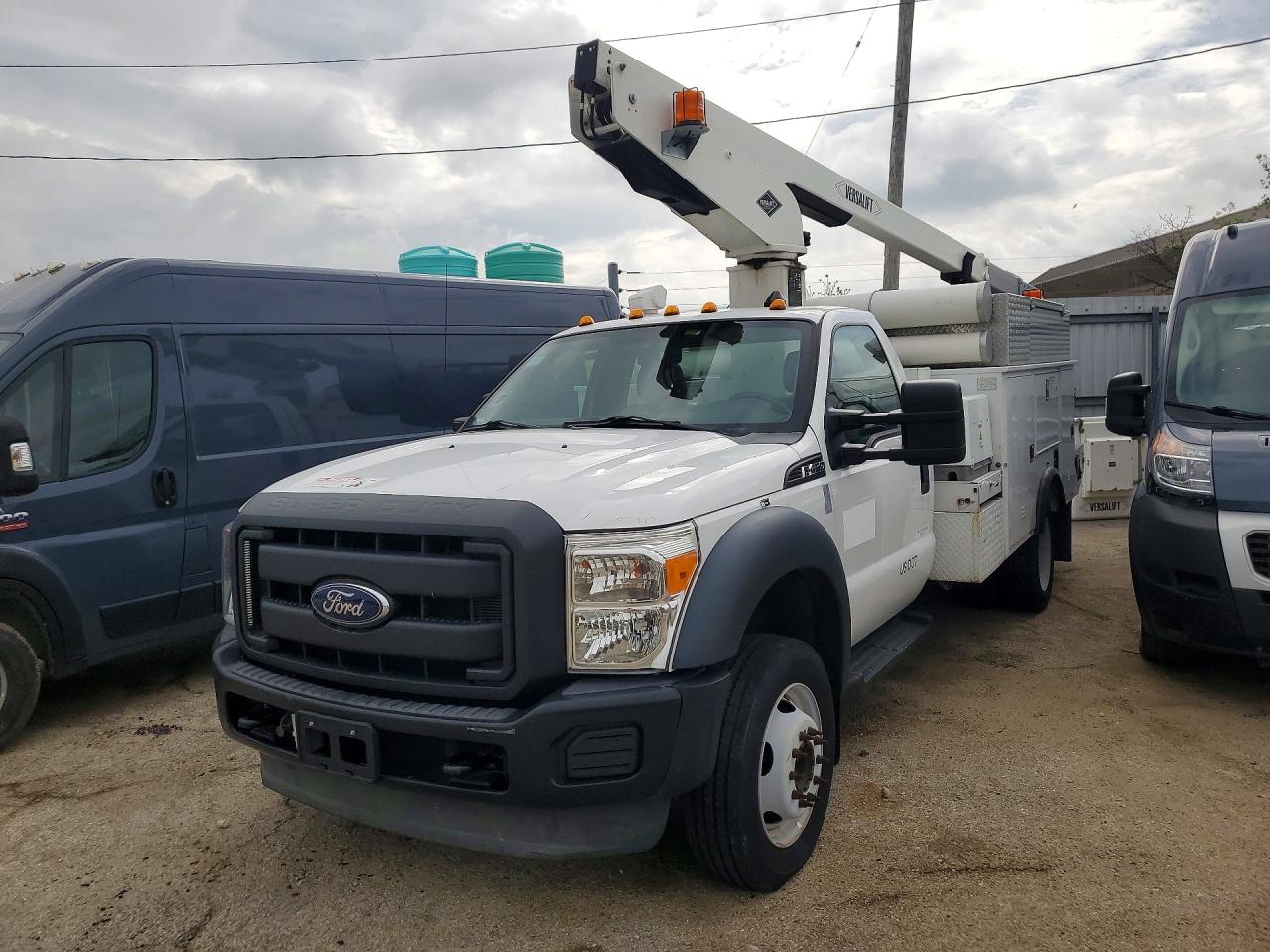 Salvage Ford F-450 Image