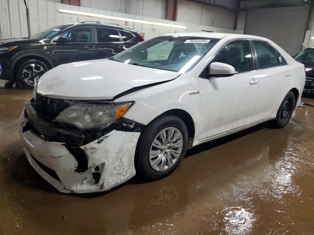 Salvage Toyota Camry Image
