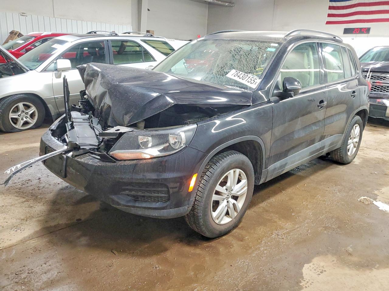 Salvage Volkswagen Tiguan Image