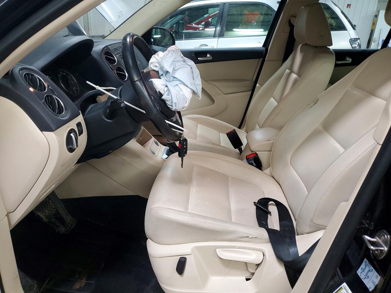 Volkswagen Tiguan S