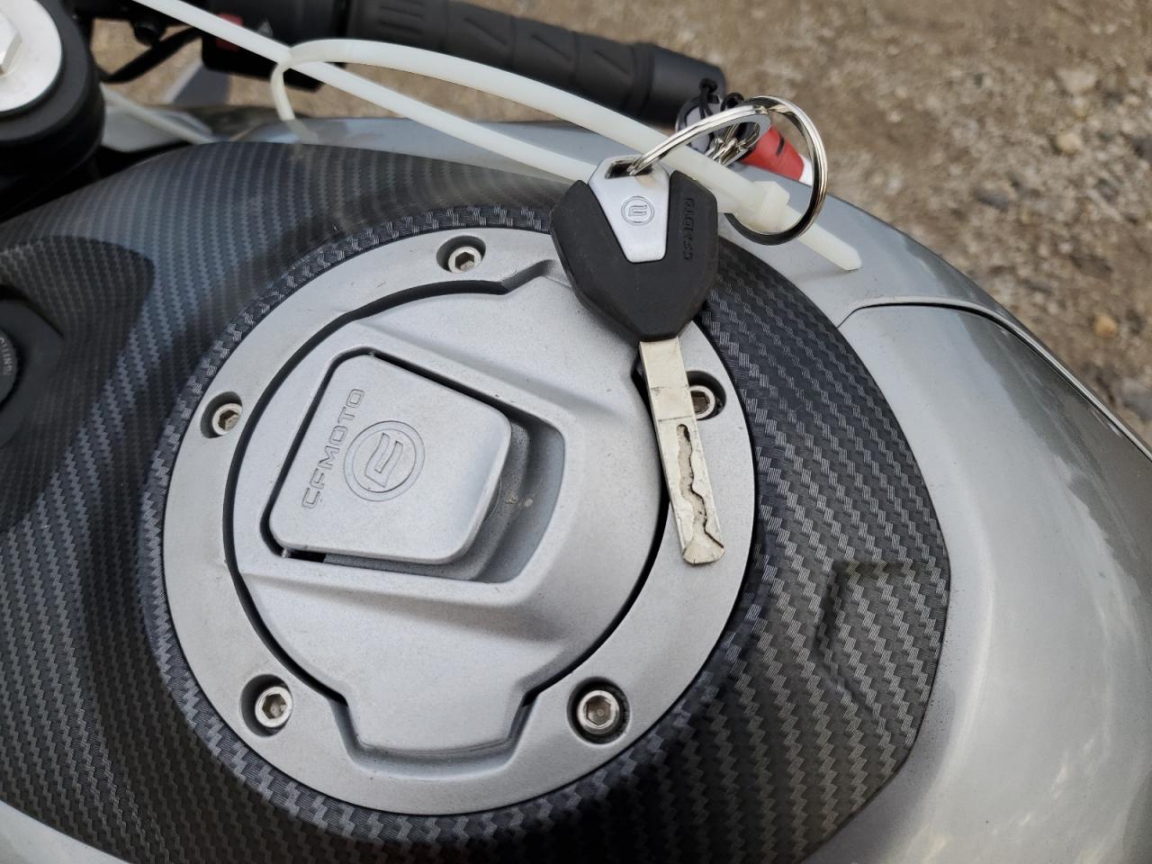 CFMOTO 300ss