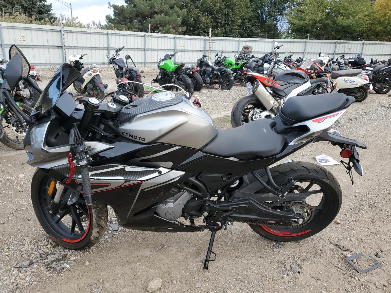 CFMOTO 300ss