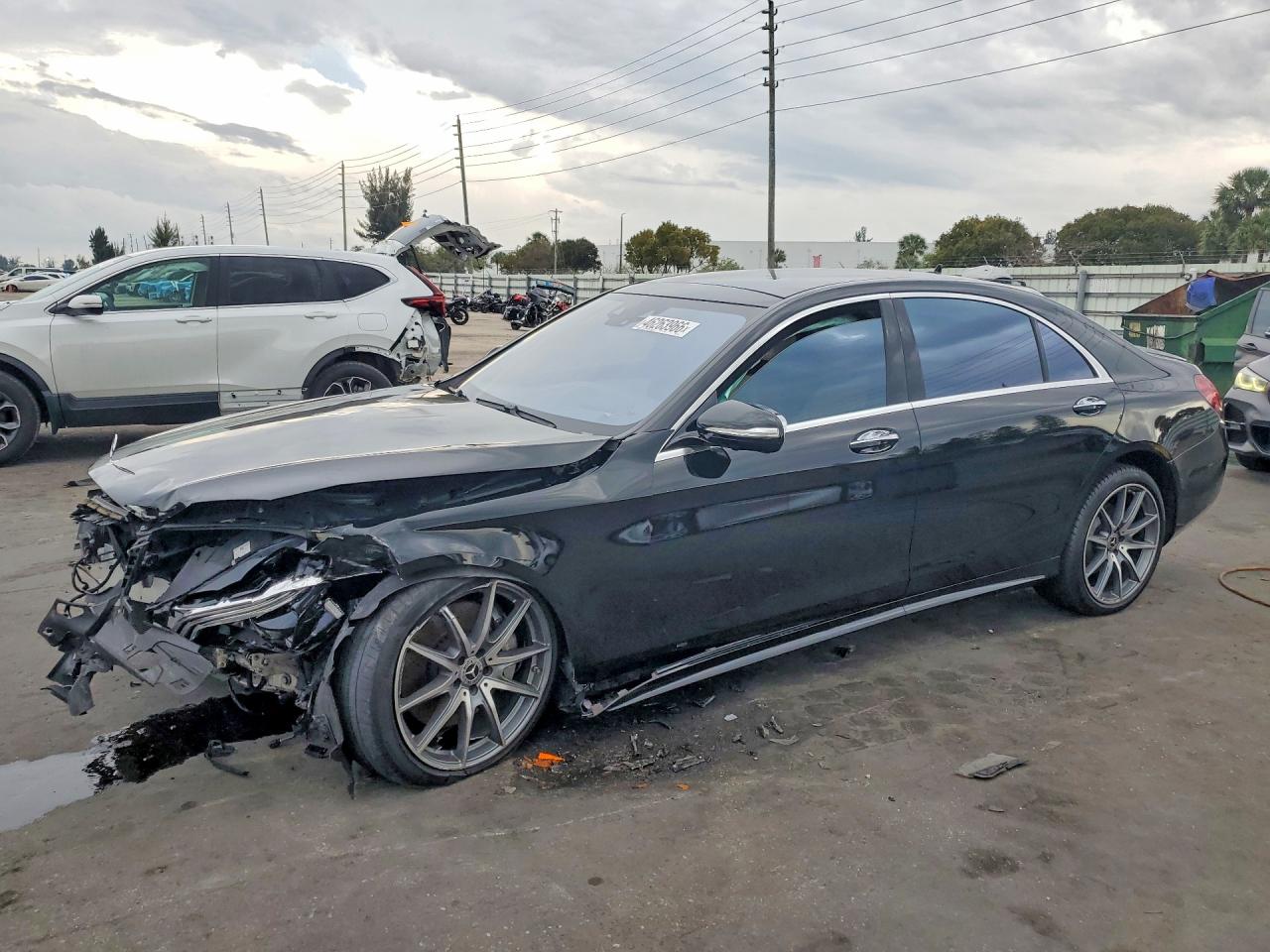 Salvage Mercedes-Benz S-Class Image