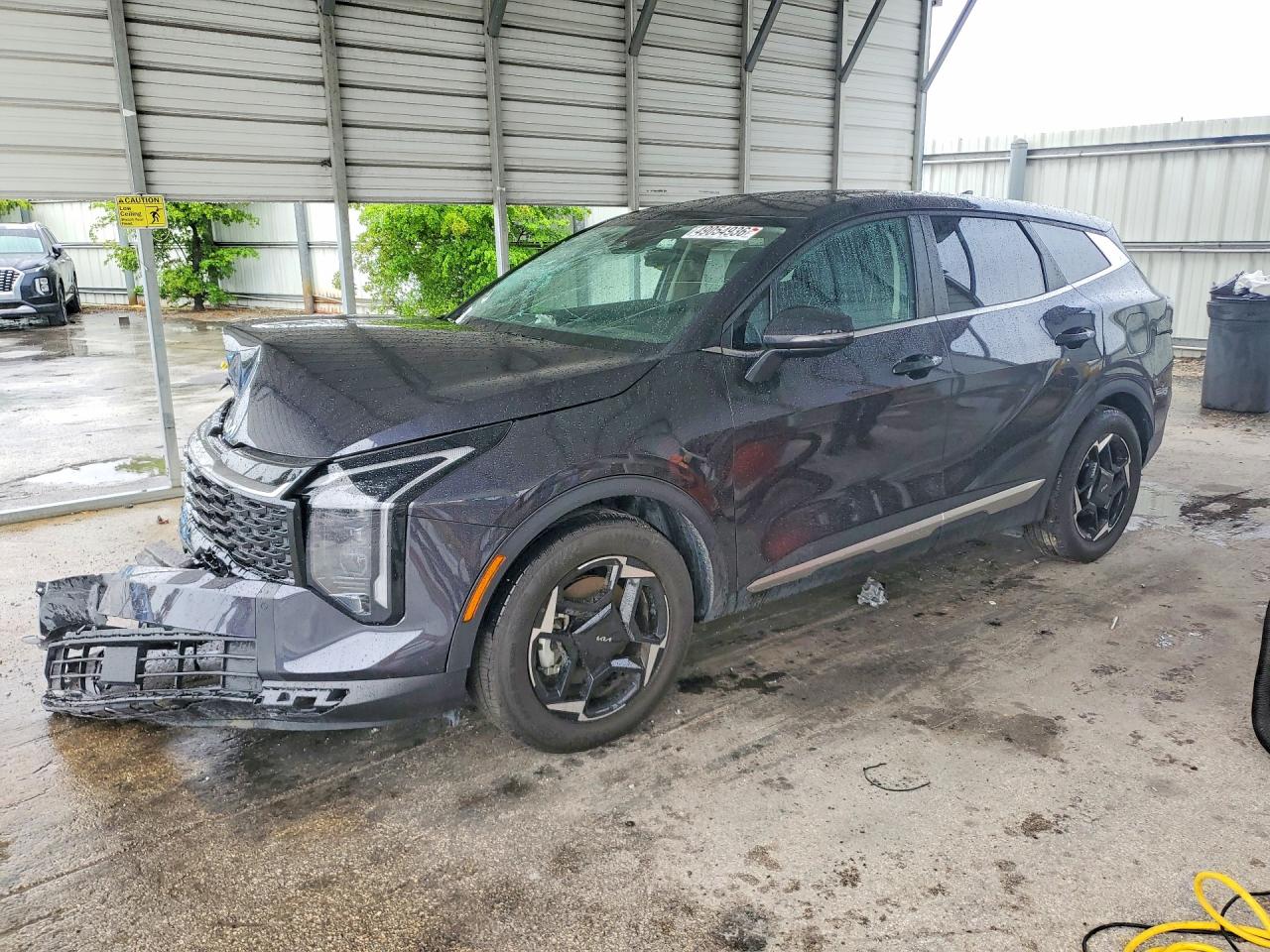 Salvage Kia Sportage Image