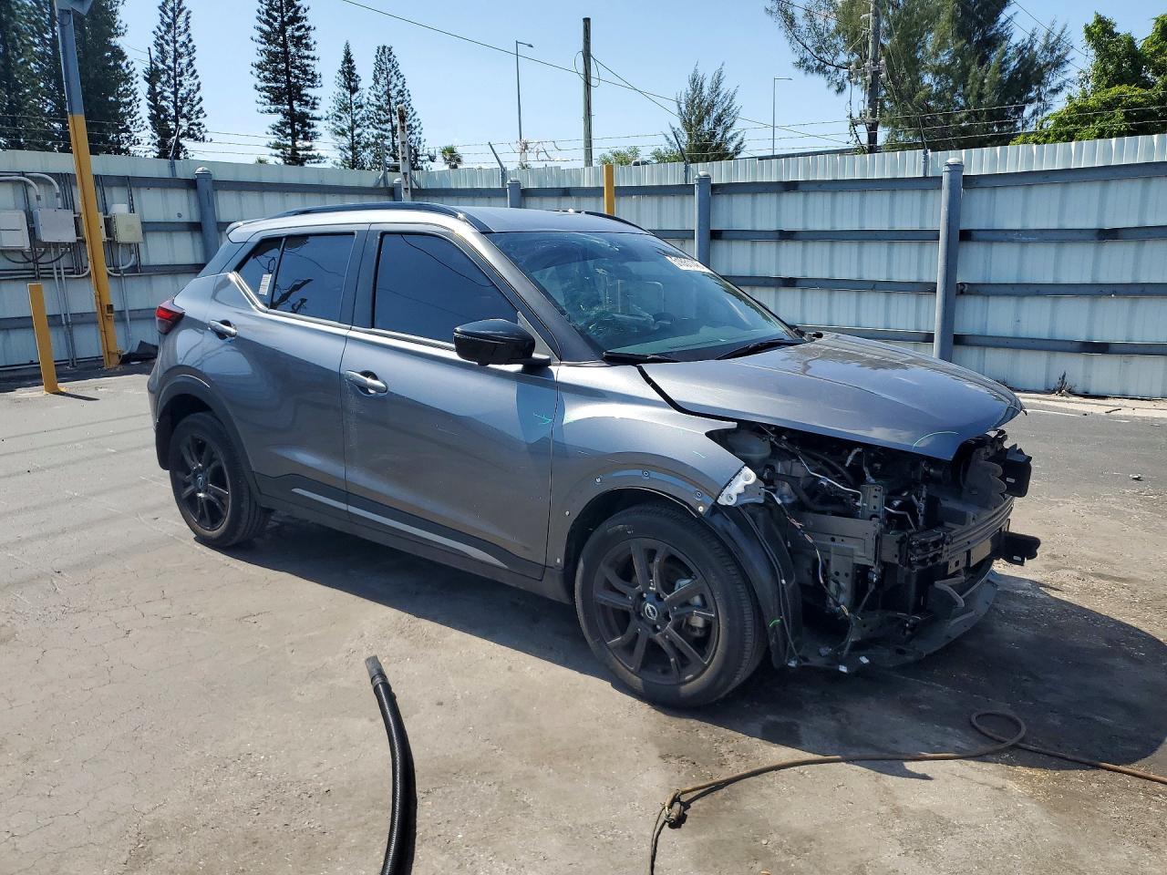 Nissan Kicks Sr