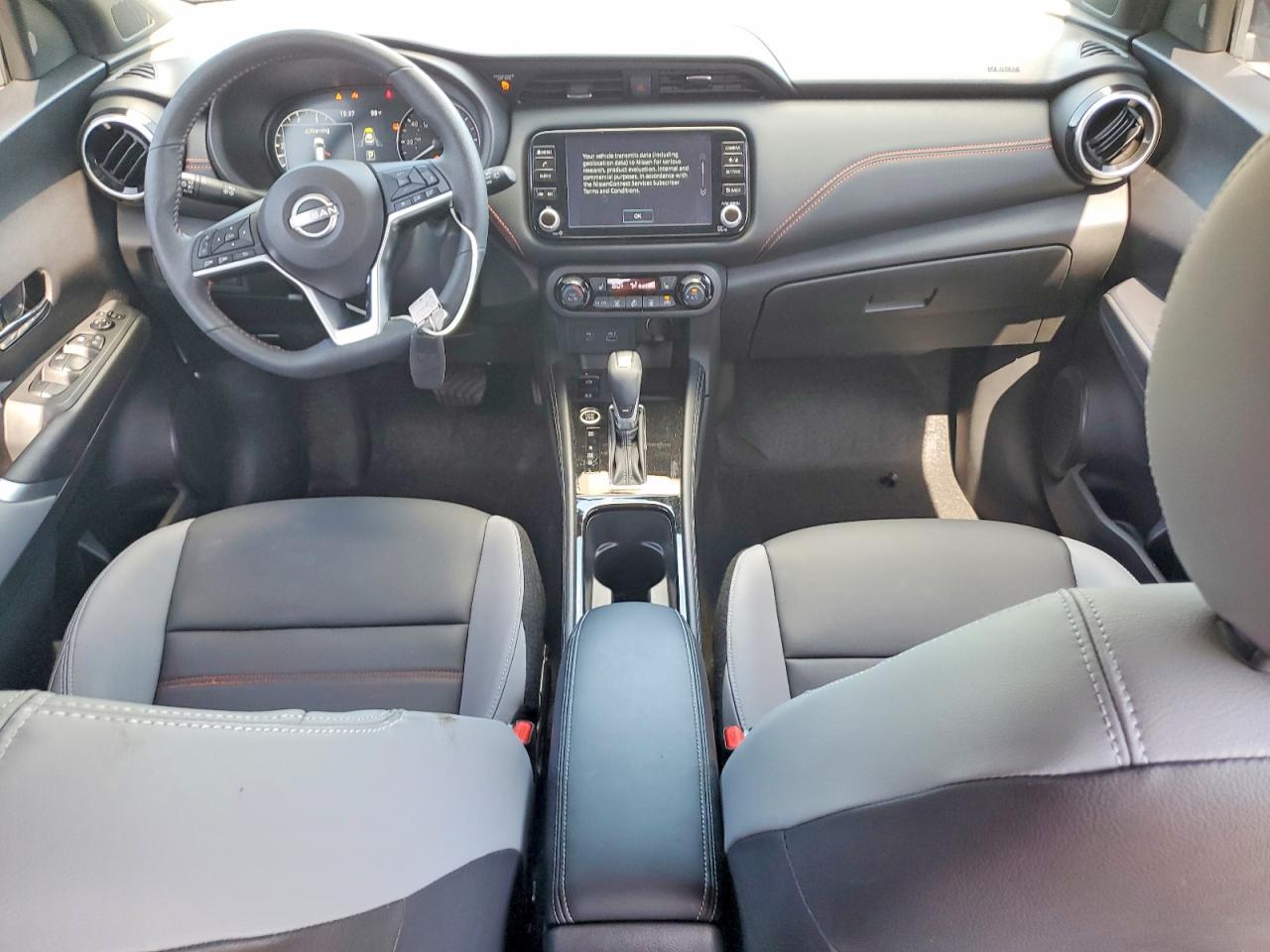 Nissan Kicks Sr