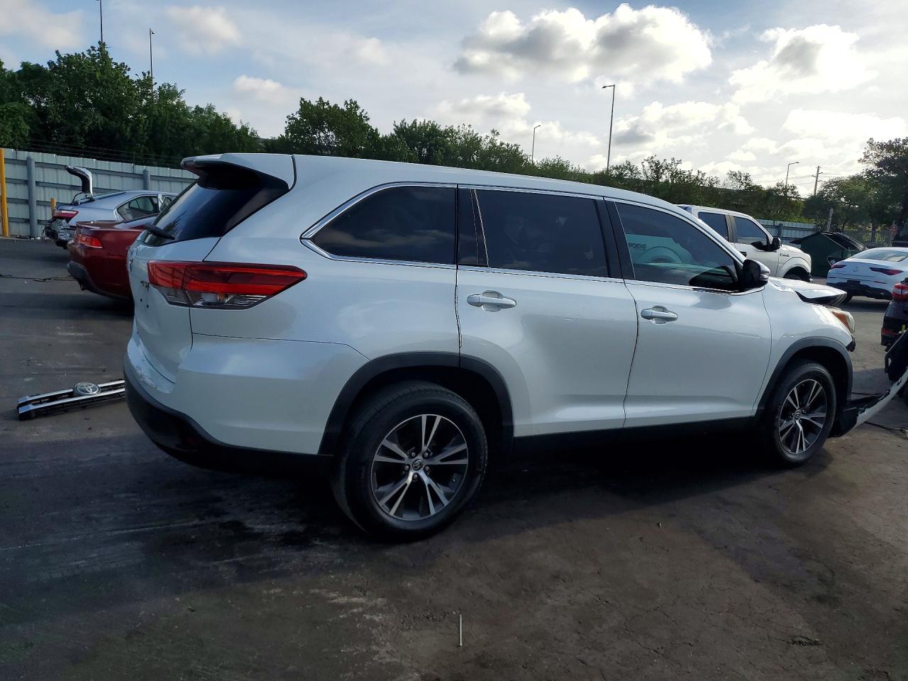 Toyota Highlander Le