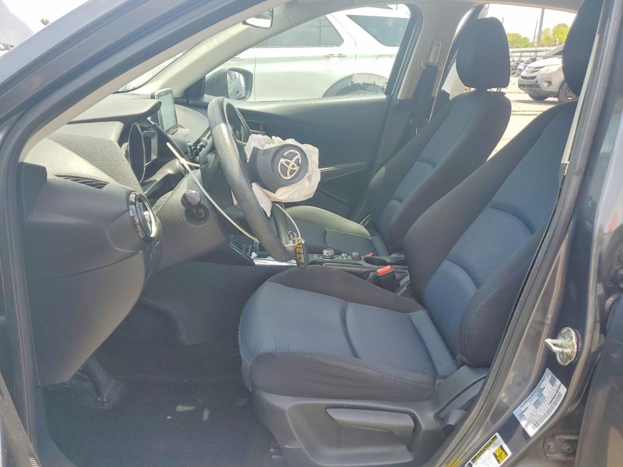 Toyota Yaris Base