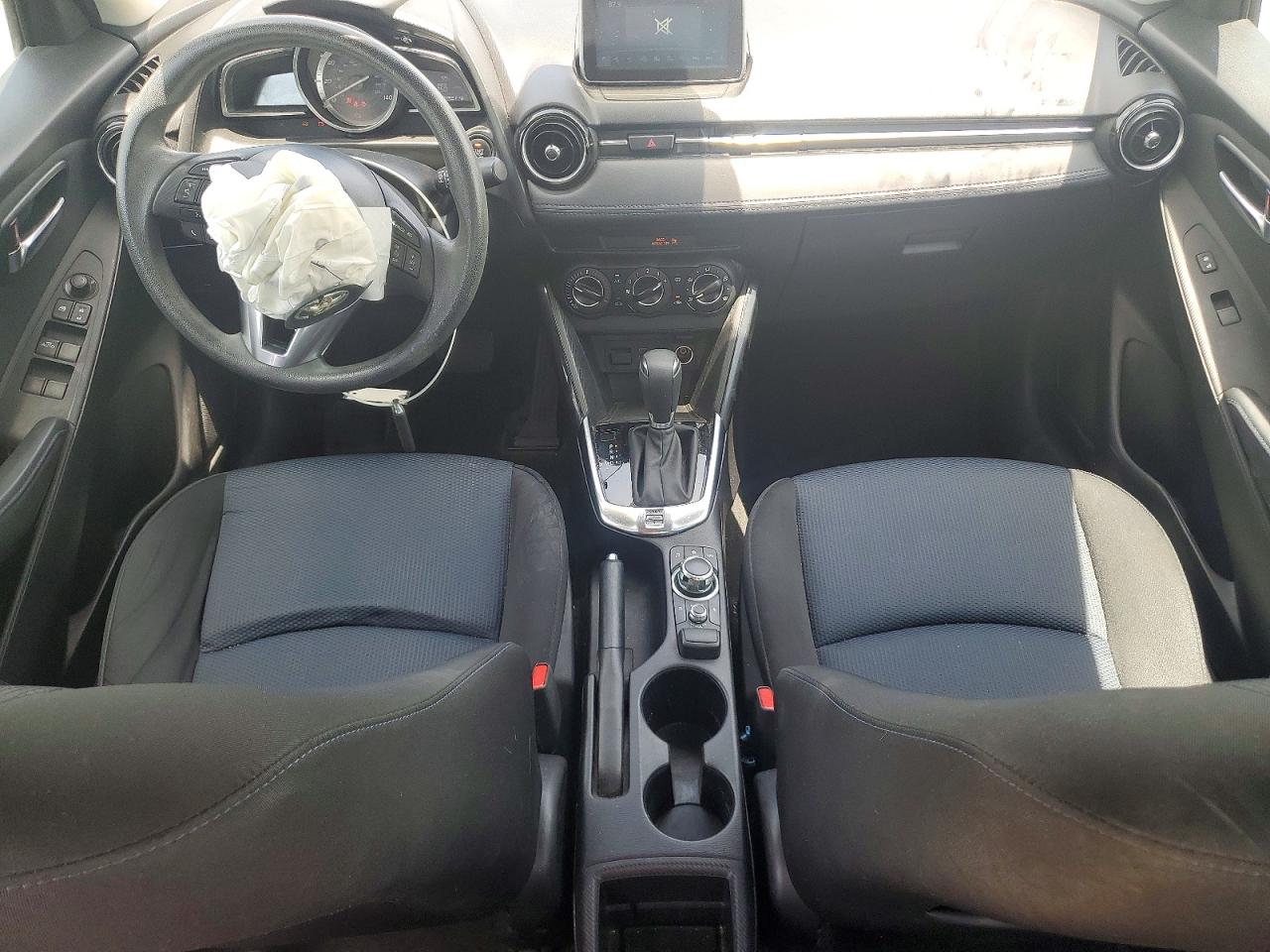 Toyota Yaris Base