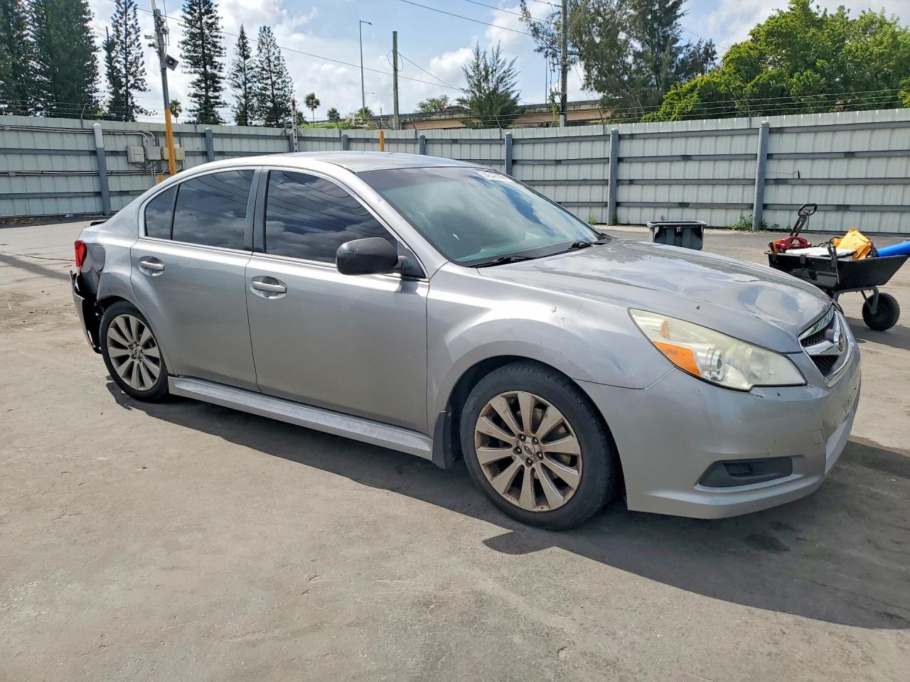 Subaru Legacy 2.5i