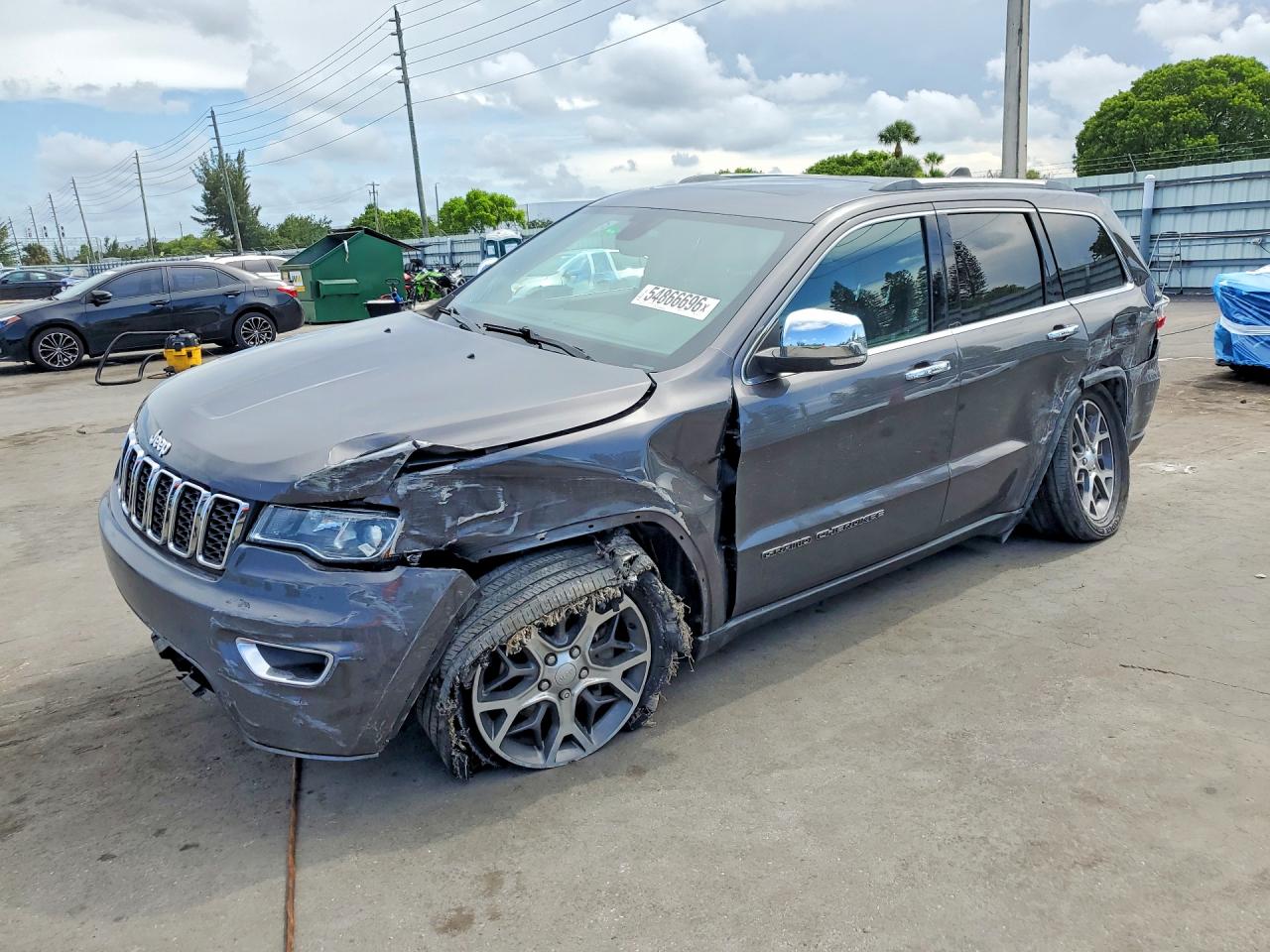 Salvage Jeep Cherokee Image