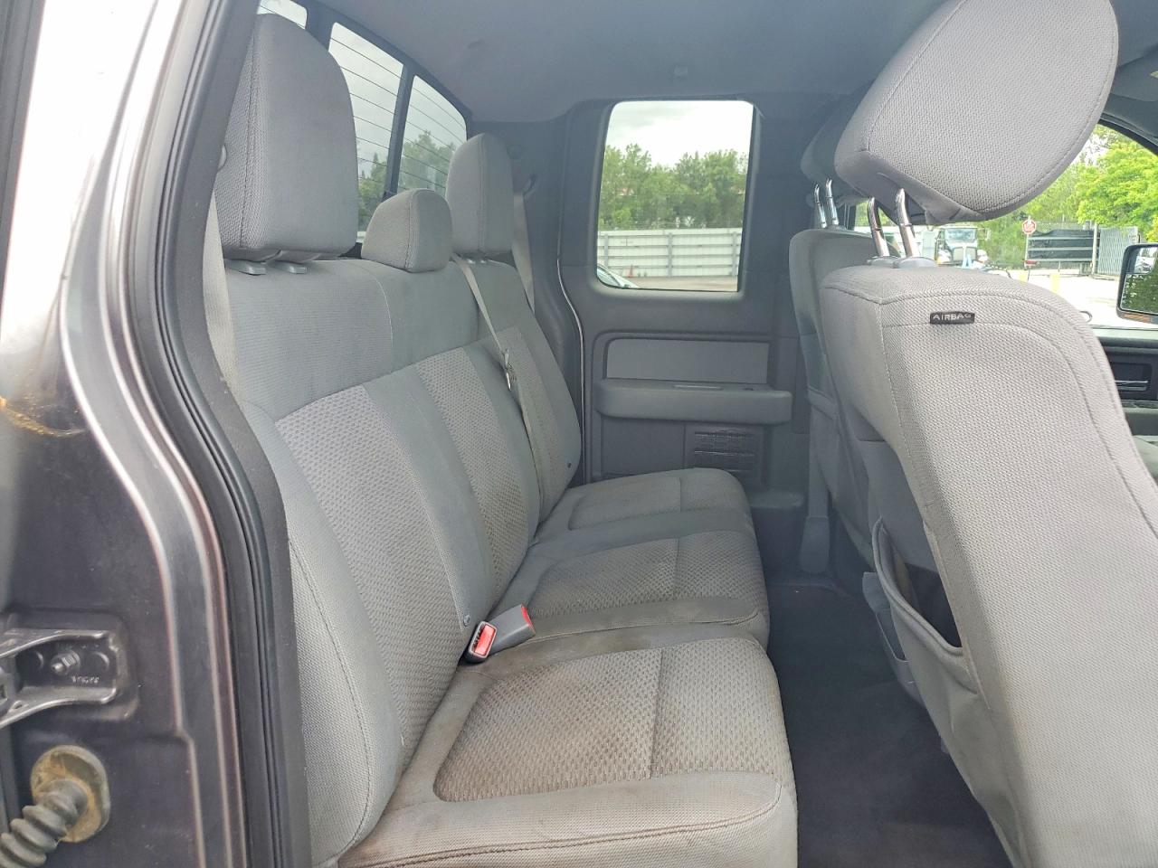 Ford F-150 Super Cab
