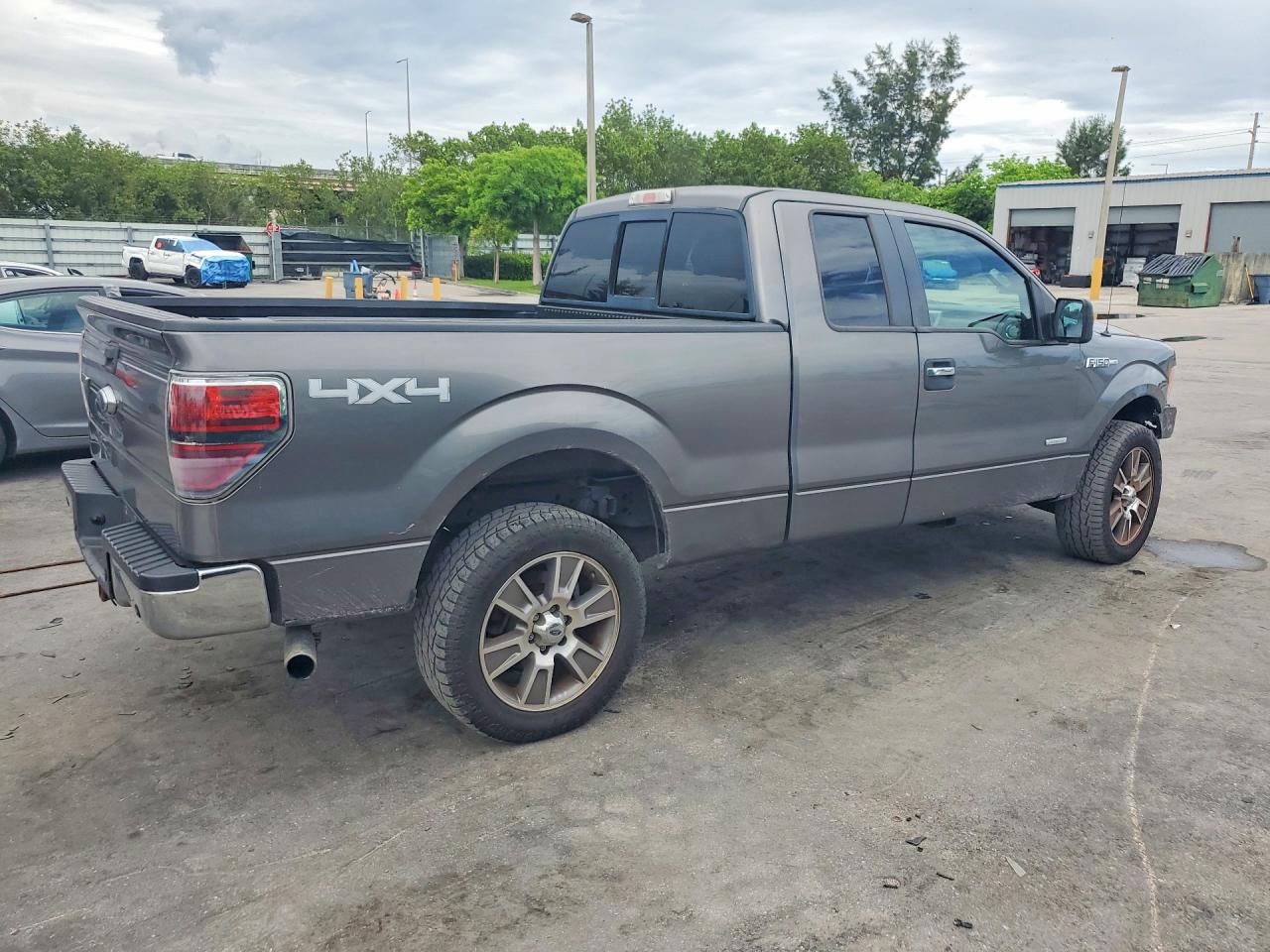 Ford F-150 Super Cab