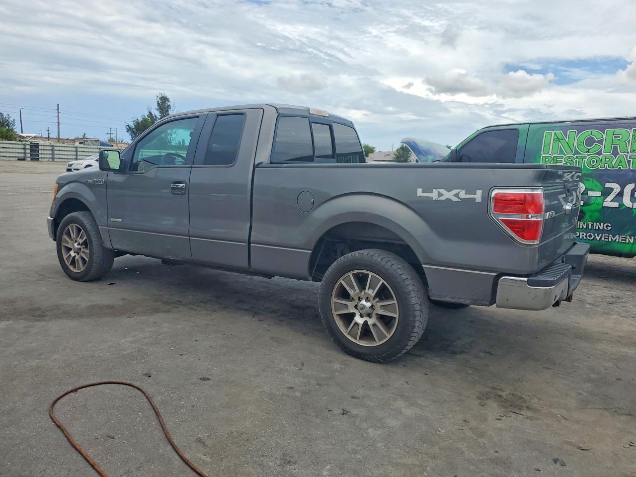 Ford F-150 Super Cab