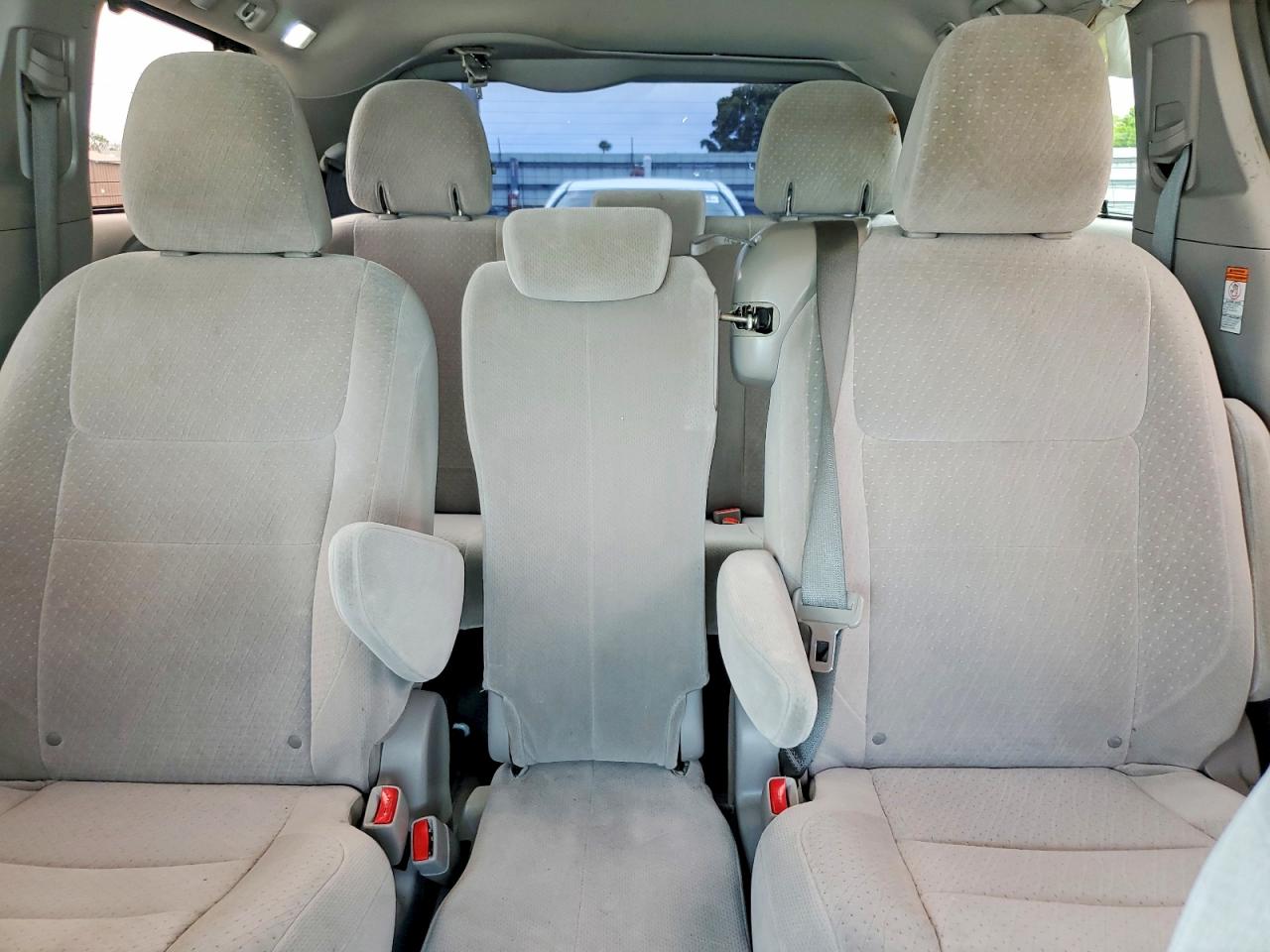 Toyota Sienna Le