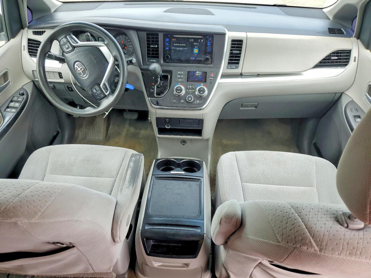 Toyota Sienna Le