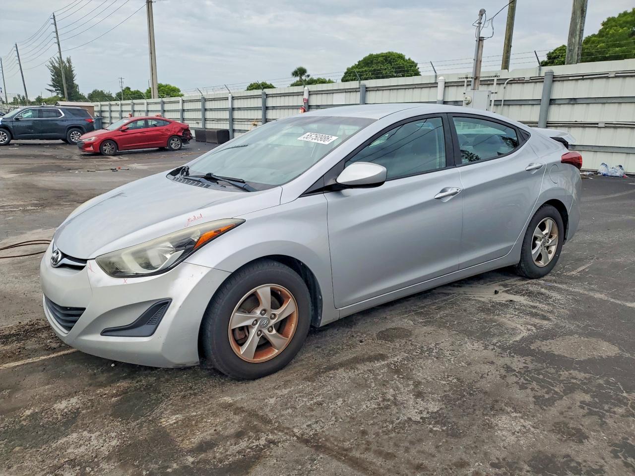 Salvage Hyundai ELANTRA Image