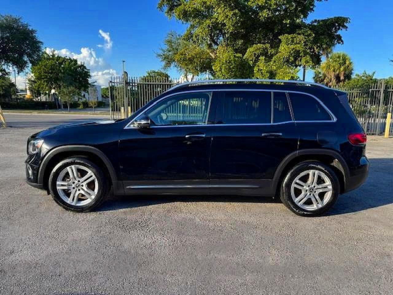 Mercedes-Benz GLB 250