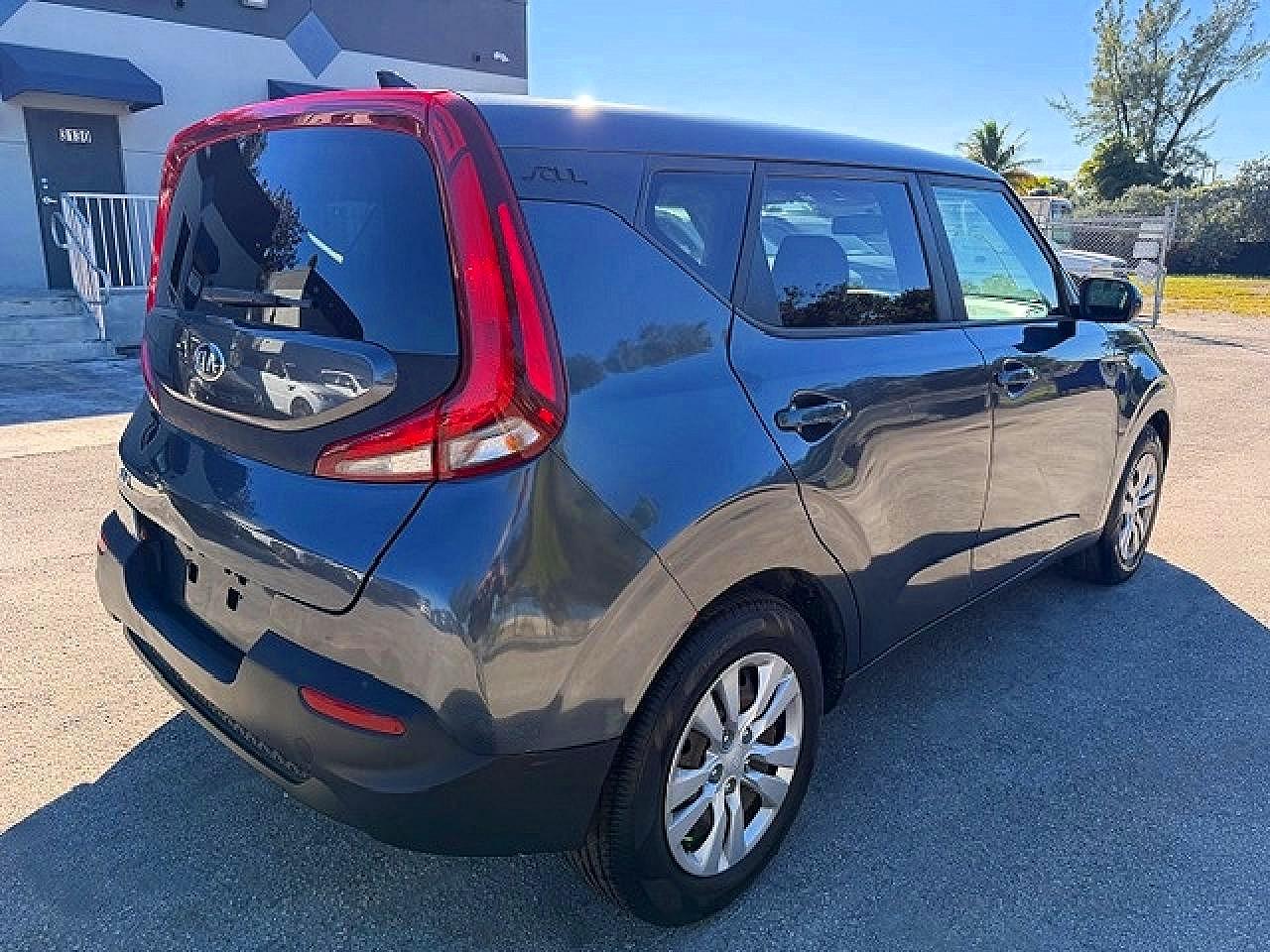 Kia Soul Lx