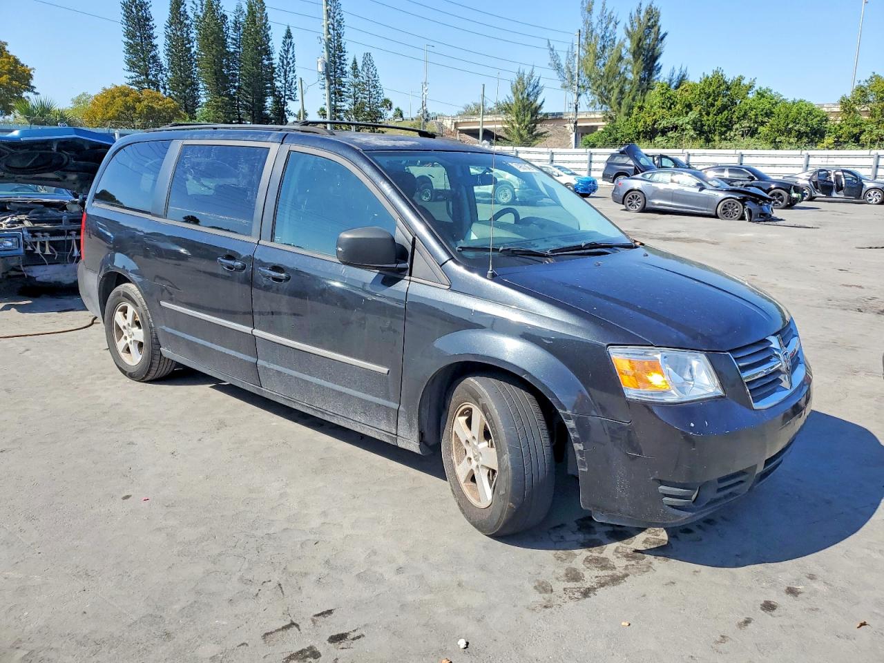 Dodge Caravan Sxt