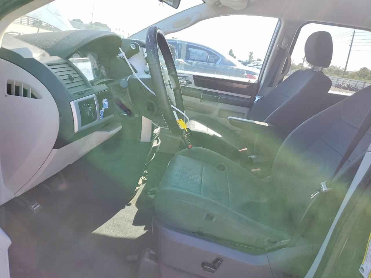 Dodge Caravan Sxt