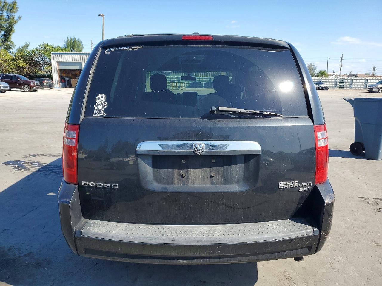 Dodge Caravan Sxt