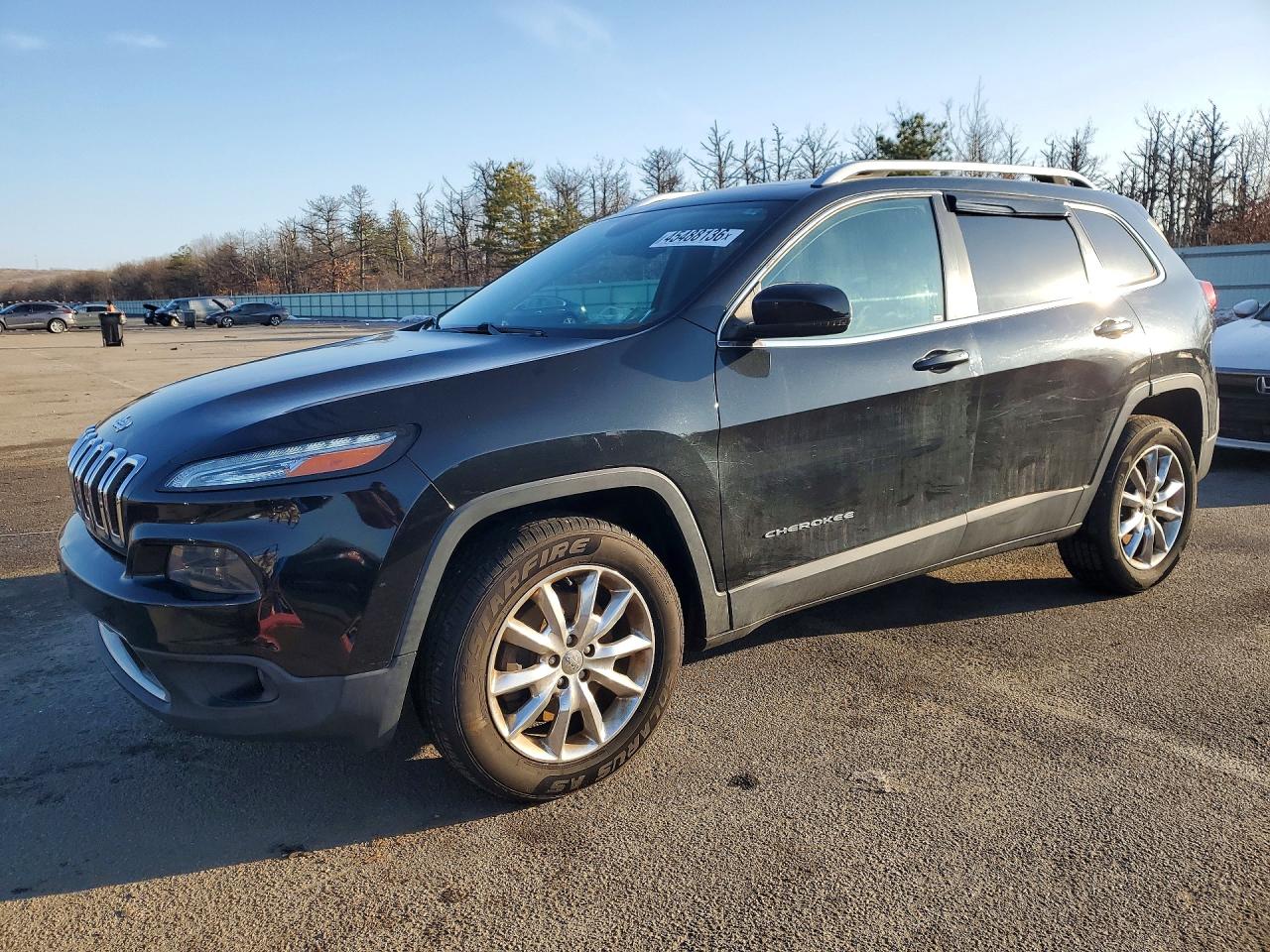 Salvage Jeep Cherokee Image