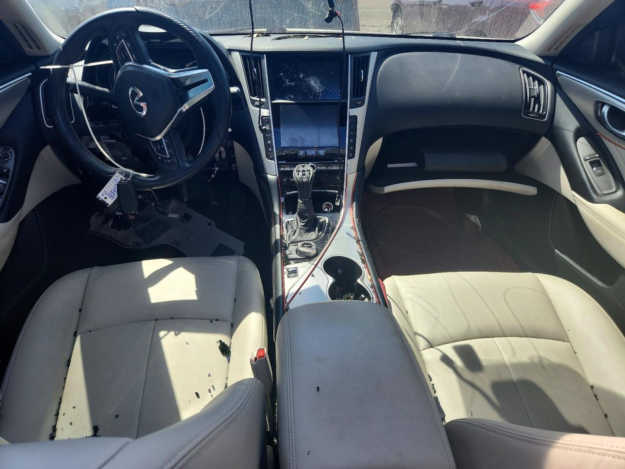 INFINITI Q50 Luxe