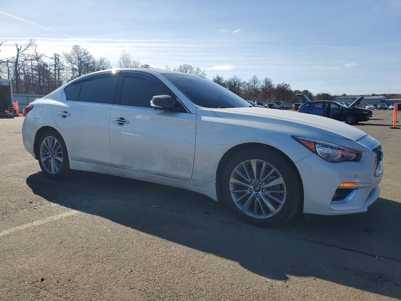 INFINITI Q50 Luxe