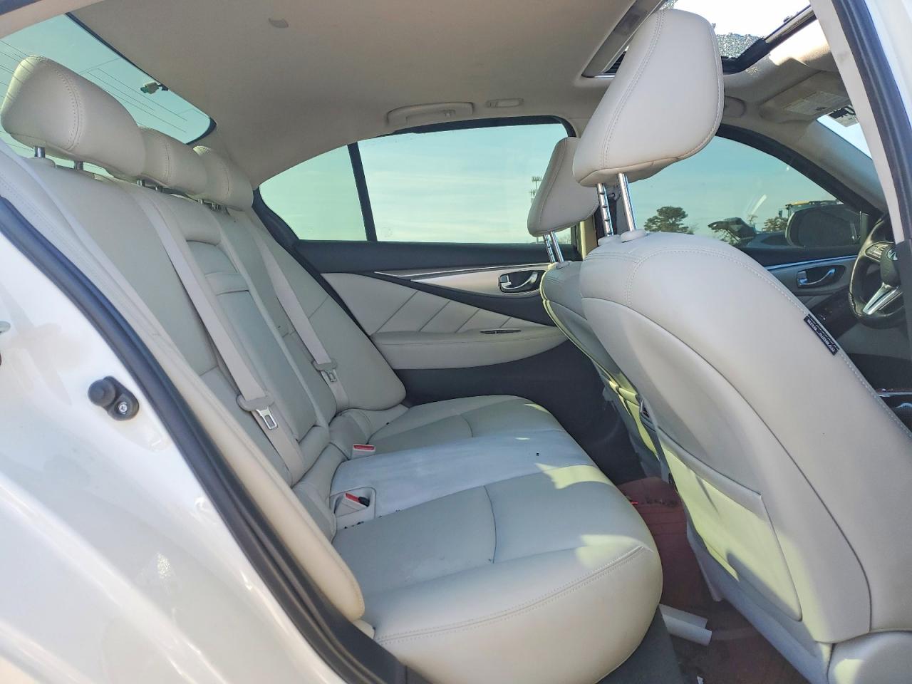 INFINITI Q50 Luxe