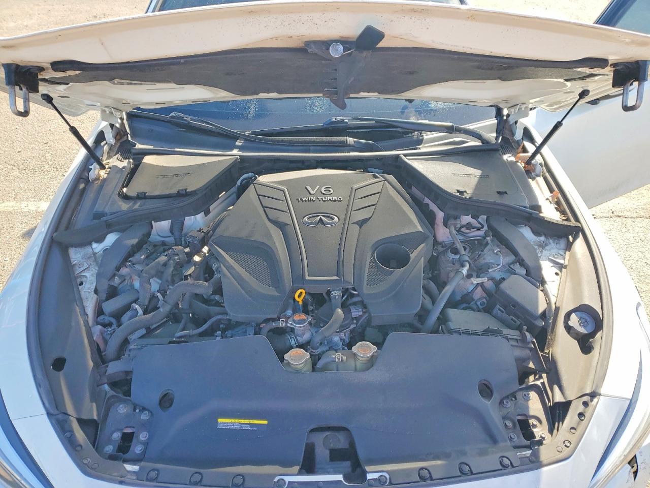INFINITI Q50 Luxe