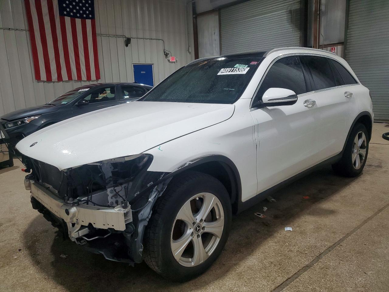 Salvage Mercedes-Benz GLC Image