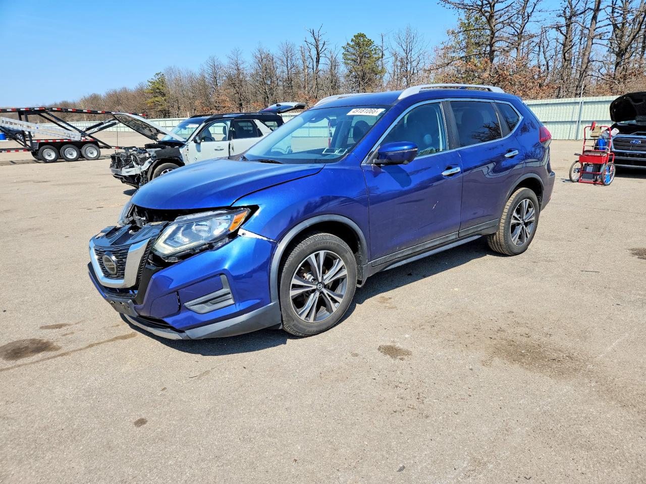 Salvage Nissan Rogue Image