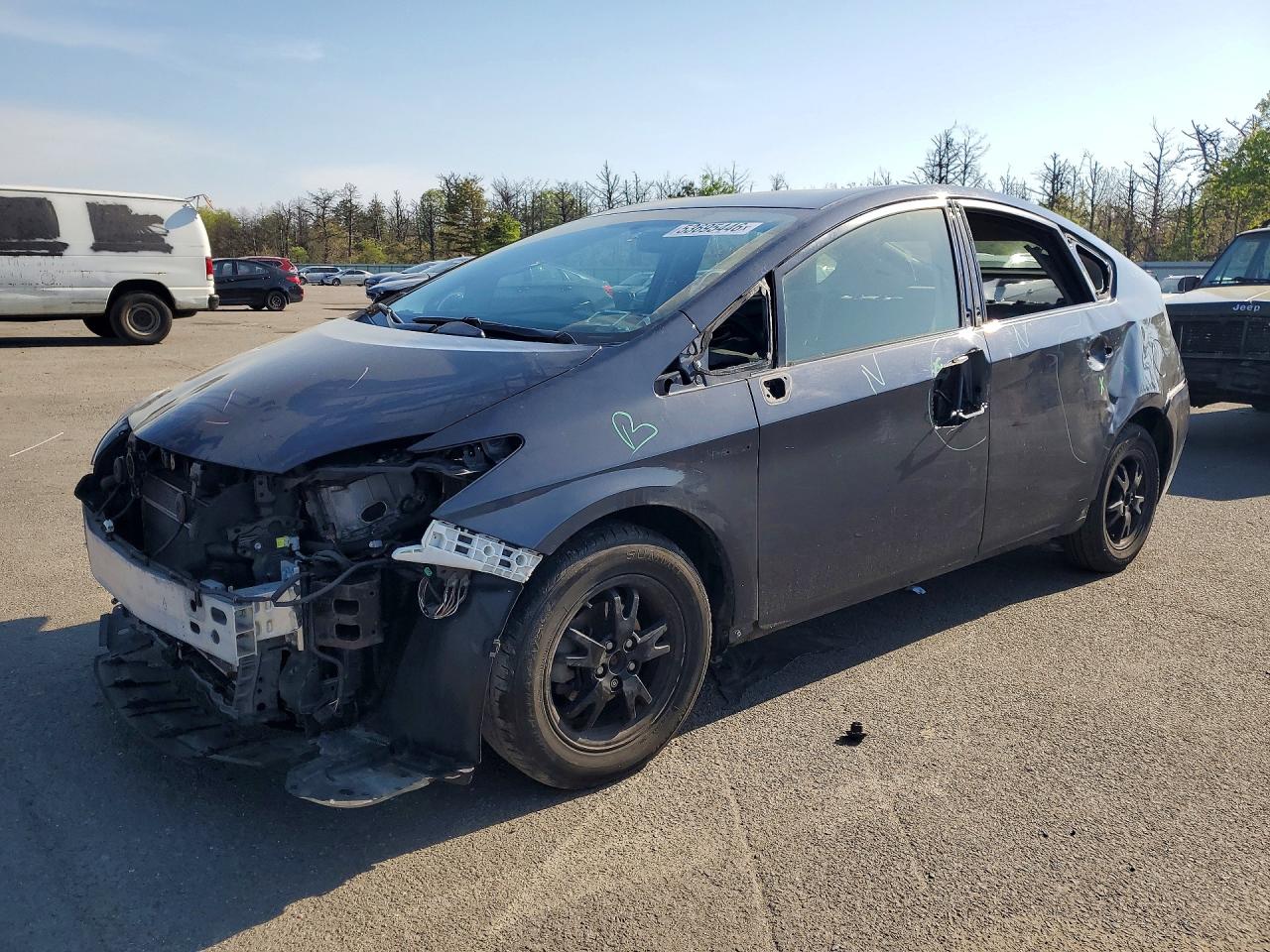 Salvage Toyota Prius Image