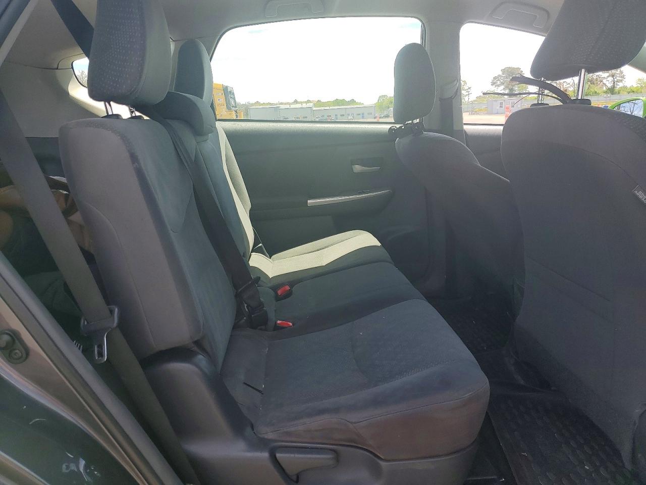 Toyota Prius V