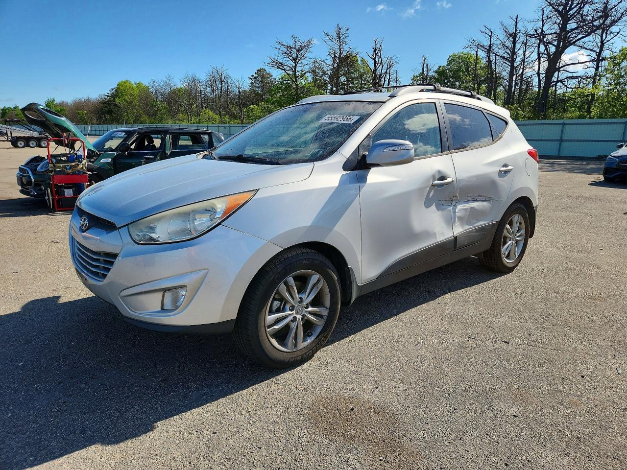 Salvage Hyundai TUCSON Image